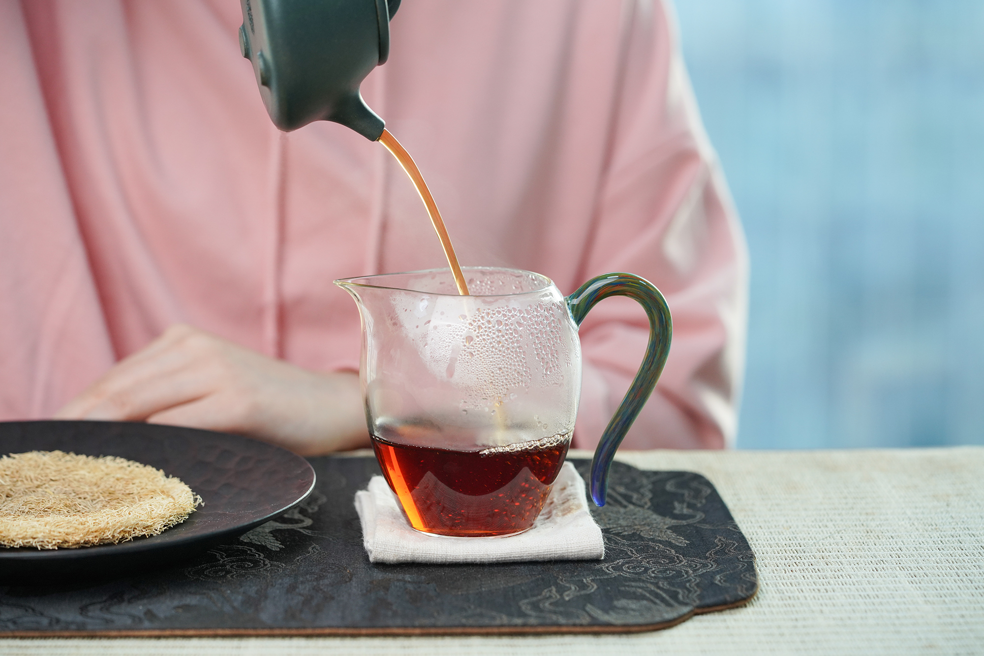 小喜年茶评-在冬季喝一杯“国际名茶金奖”熟普，是一种什么体验？(图8)